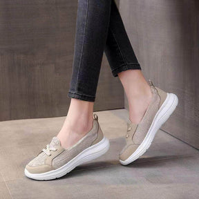 Orthopedic and stylish shoes