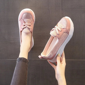 Orthopedic and stylish shoes